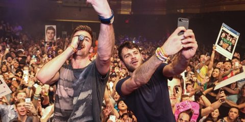 the-chainsmokers-selfie-650
