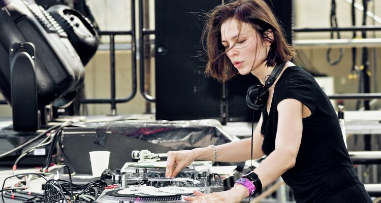 nina-kraviz-